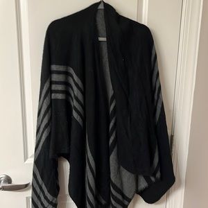 Reversible black/gray shawl